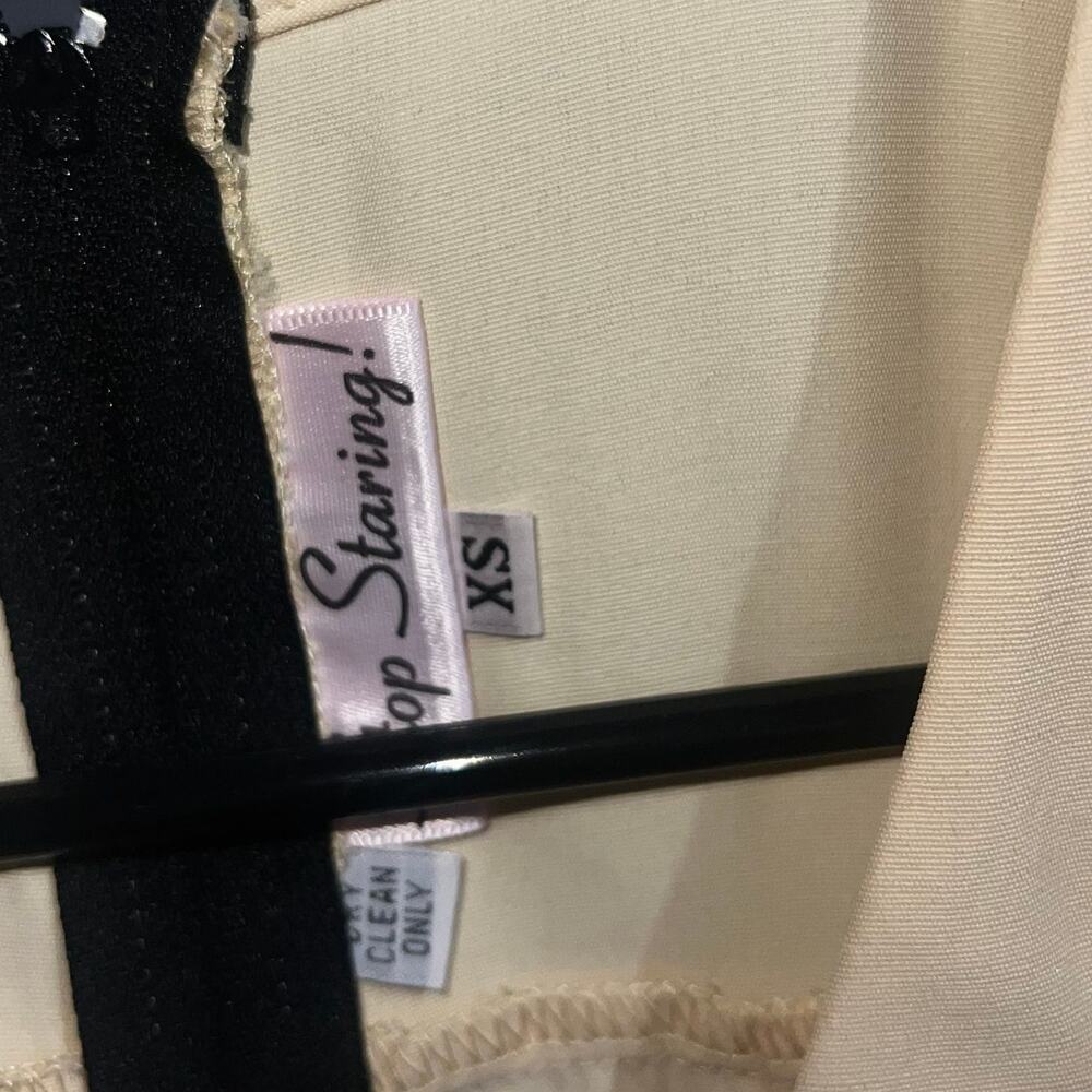 Stop Staring Dress Women’s XS Beige Black Belted Two Tone Pleated Pin Up - Picture 4 of 4